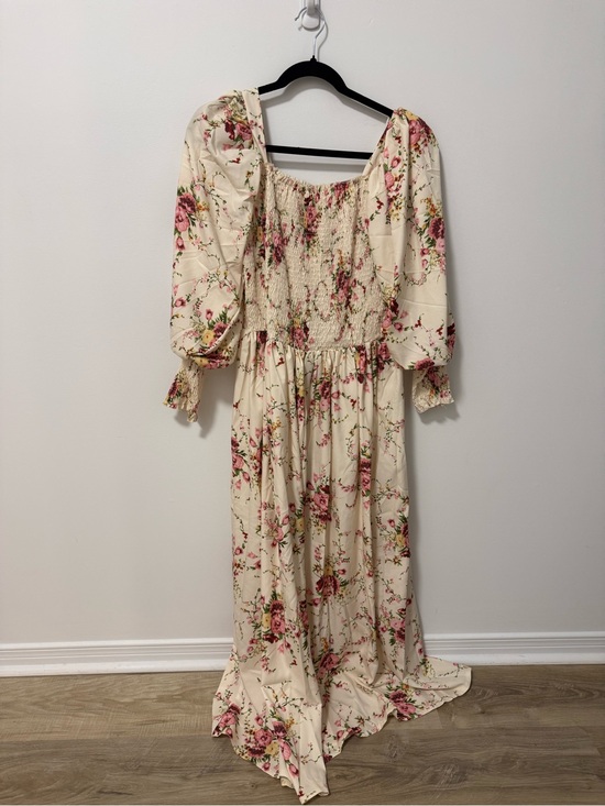 Dresses & Skirts - Cream Floral Smocked Maxi Dress with Puff Sleeves